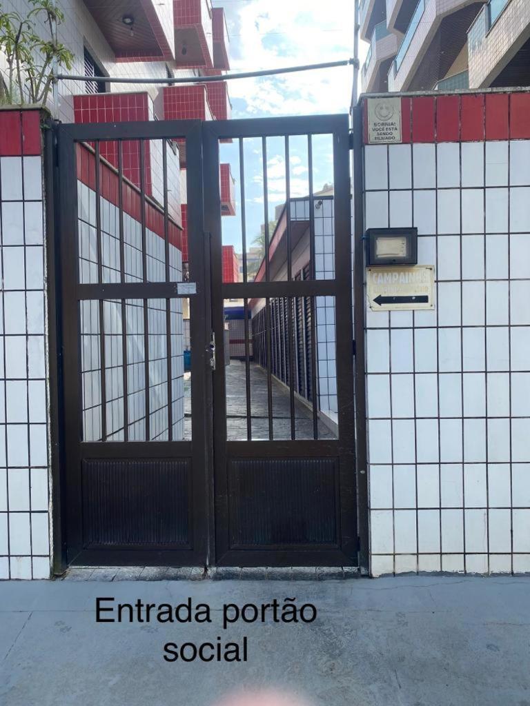 Apto23 Perola - Nº 201 - A 150m Grande Apartamento *